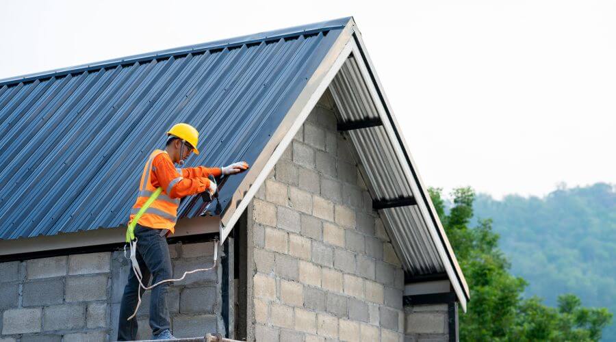 Professional gutter cleaning in Sharpsburg, NC